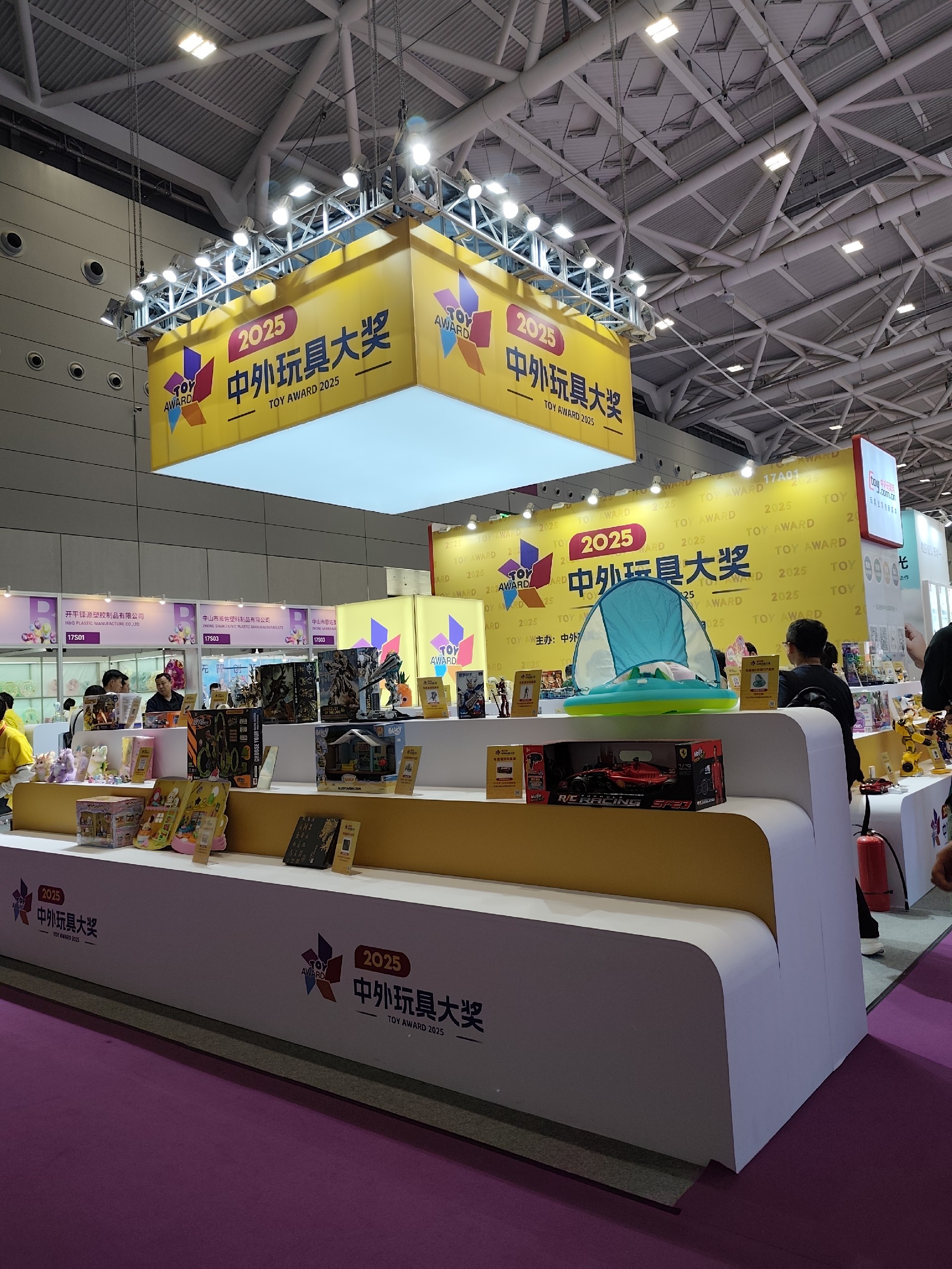 展覽展臺設(shè)計中最大化空間的策略與實踐